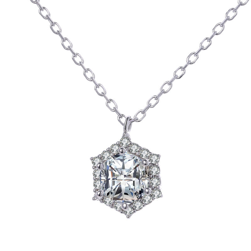 Women's necklace with sparkling crystal pendant in delicate design Nin Boutique