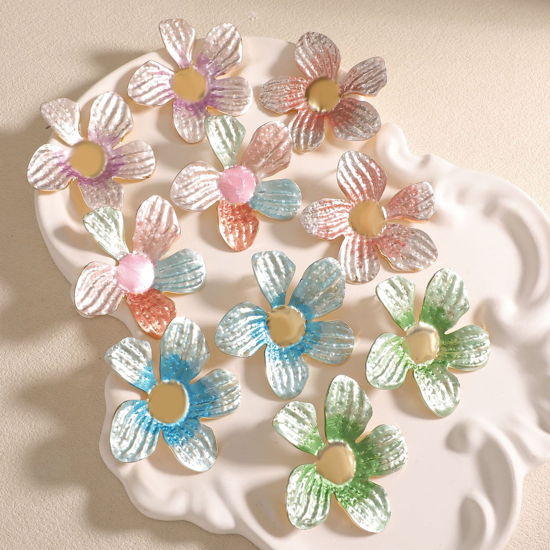 Ladies earrings in artistic flower design Nin Boutique