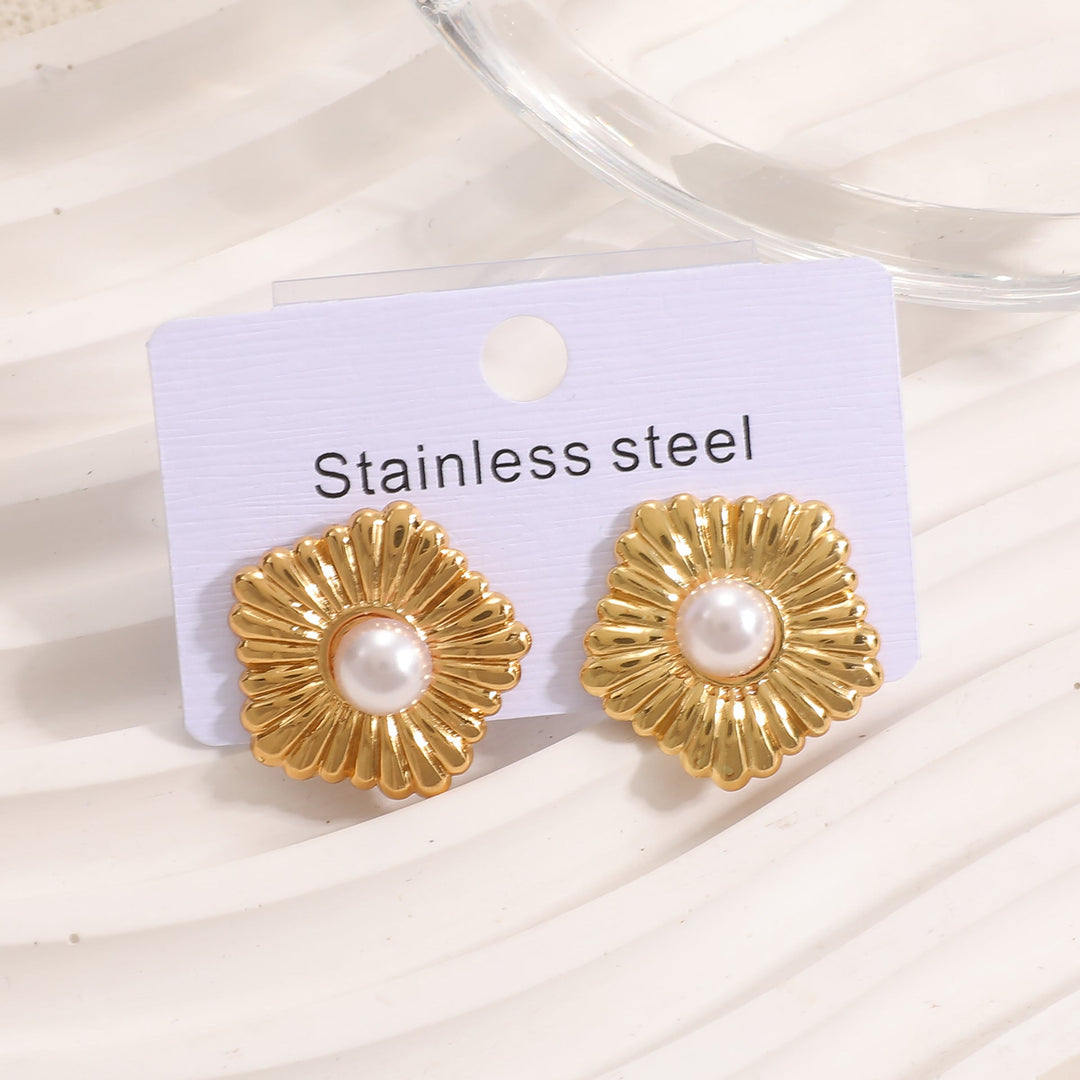Women’s earrings in stylish heart design Nin Boutique