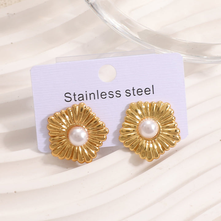 Women’s earrings in stylish heart design Nin Boutique