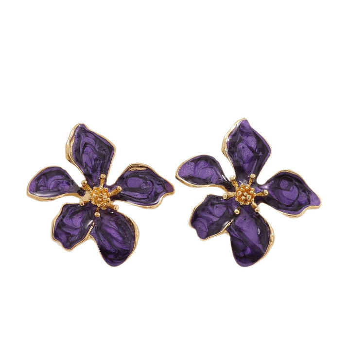 Ladies earrings in elegant flower design Nin Boutique