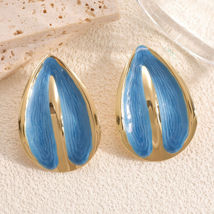 Ladies' earrings with elegant shell design Nin Boutique