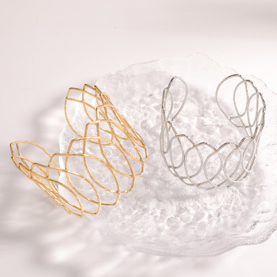 Ladies Open Bangle with Artistic Curved Design Nin Boutique