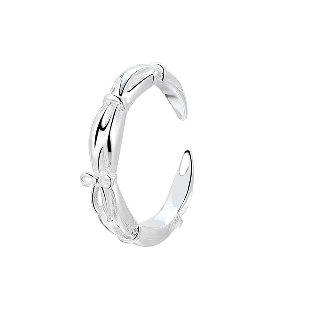 Women’s Ring with Floral Relief Design Nin Boutique
