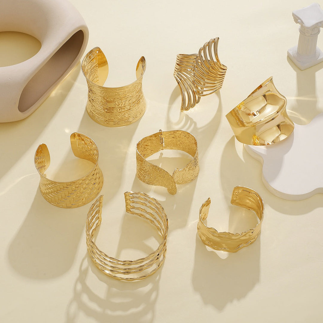 Women's cuff bracelet in artistic, structured design Nin Boutique