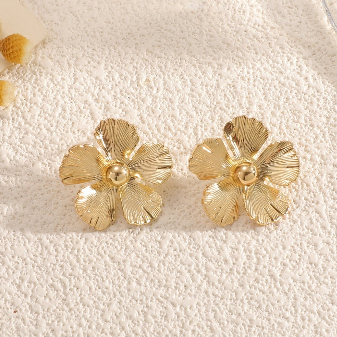 Women's arm jewelry with floral design and high-quality surface finish Nin Boutique