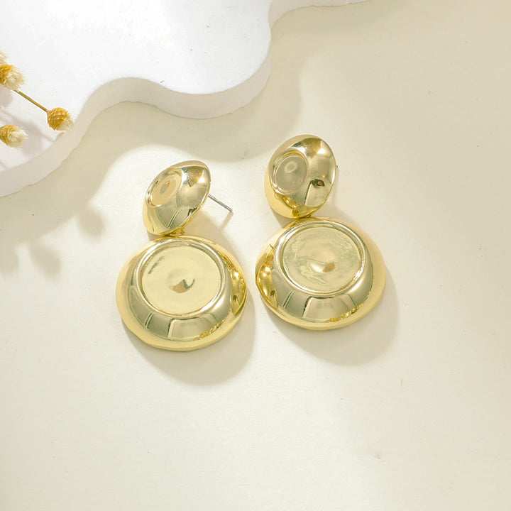 Ladies earrings in elegant relief design Nin Boutique