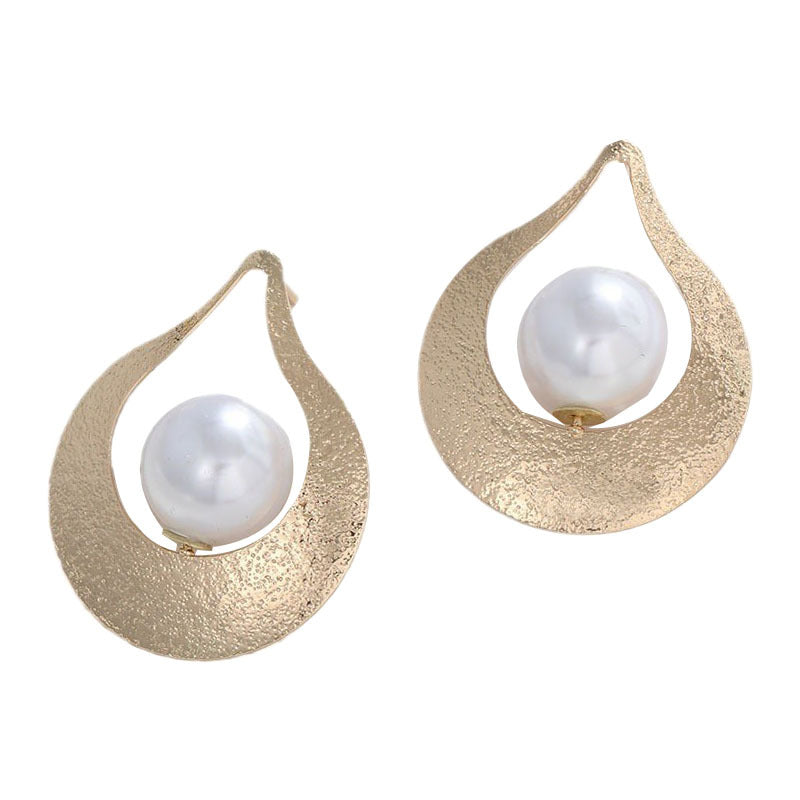 Ladies earrings with heart-shaped design and artificial pearl Nin Boutique