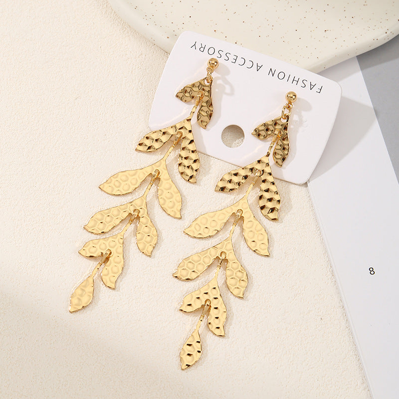 Ladies earrings in modern star design Nin Boutique