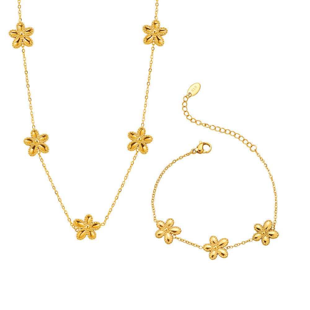 Ladies delicate anklet with filigree floral elements Nin Boutique