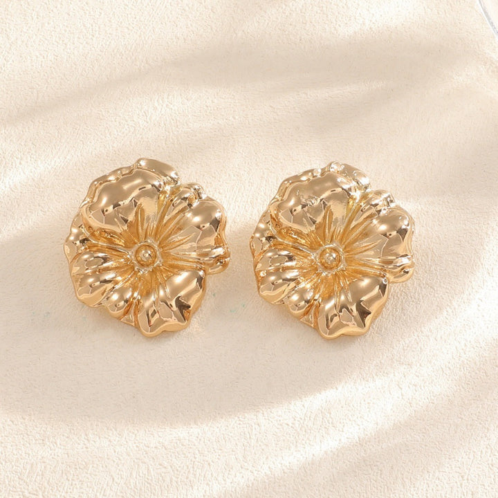 Women's earrings with artistic flower design Nin Boutique