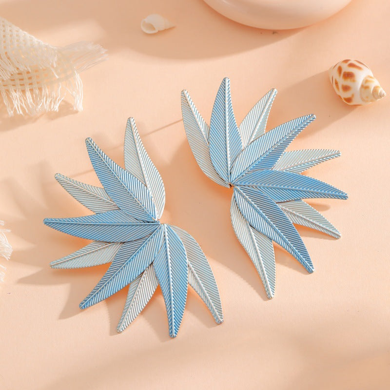 Women's earrings with intricate leaf design Nin Boutique