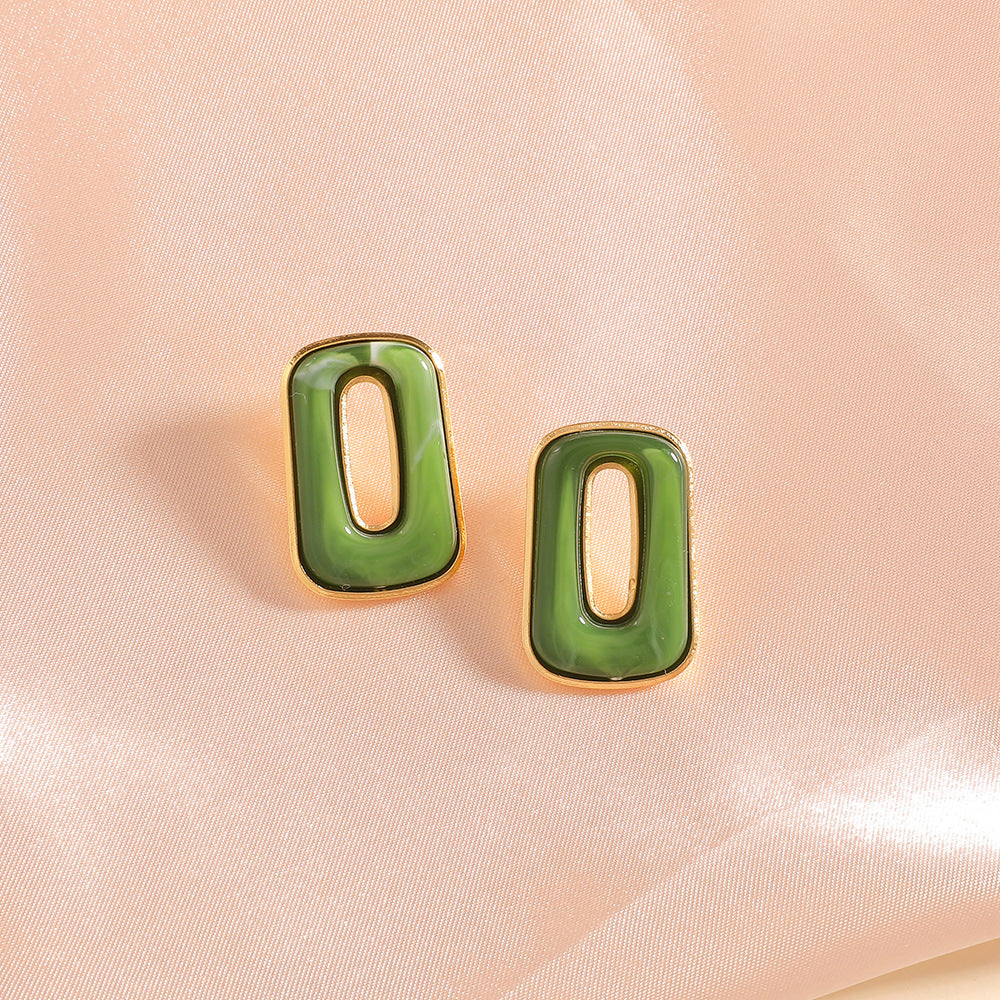 Ladies stud earrings in a modern rectangular design Nin Boutique