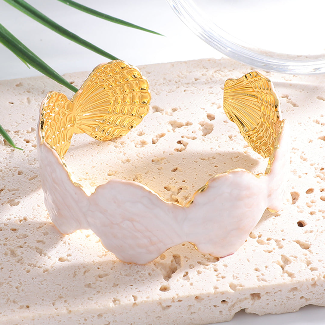 Ladies Elegant Shell Bracelet made of fine metal and epoxy resin Nin Boutique