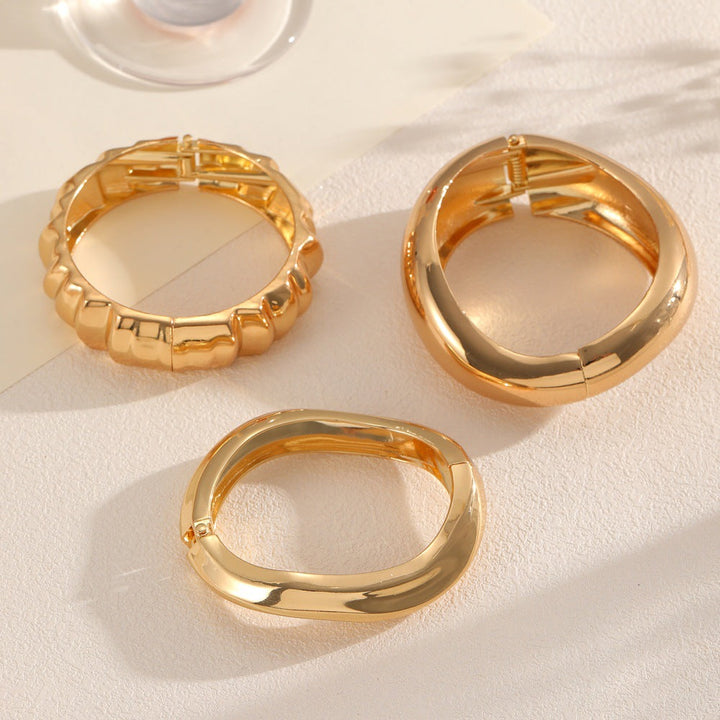 Women's Open Bangle with Modern, Elegant Design Nin Boutique