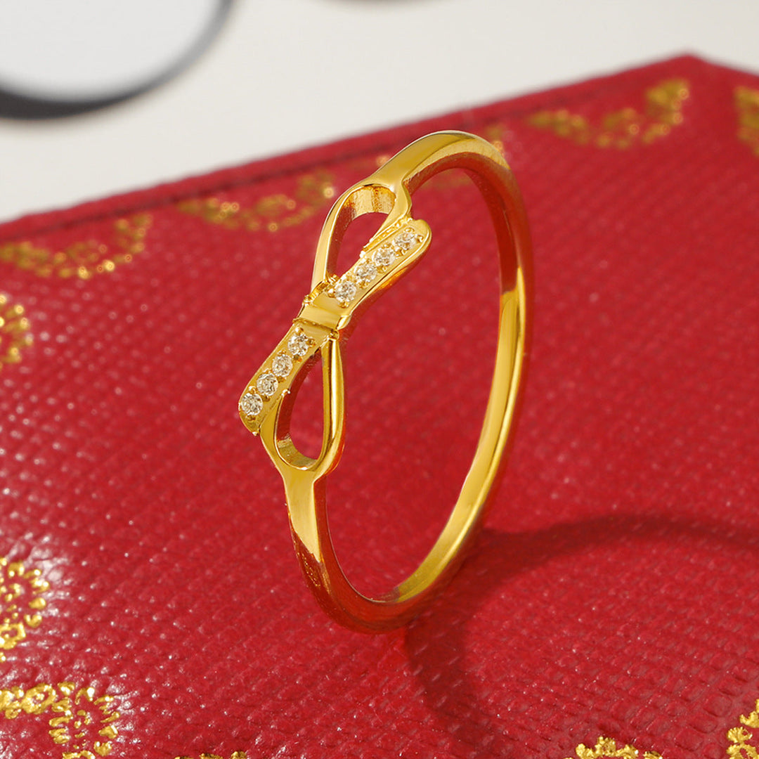 Women’s ring with trendy bow design and sparkling accents Nin Boutique