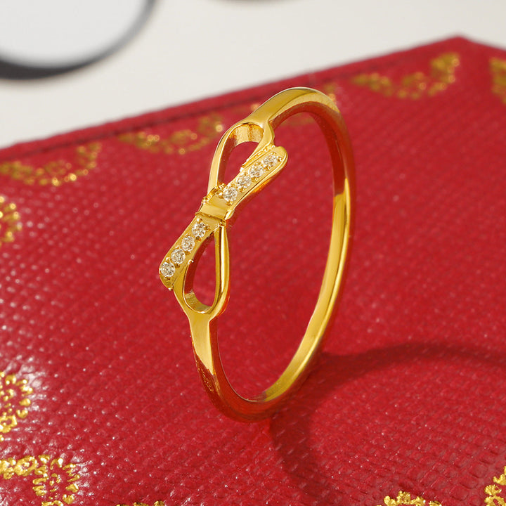 Women’s ring with trendy bow design and sparkling accents Nin Boutique