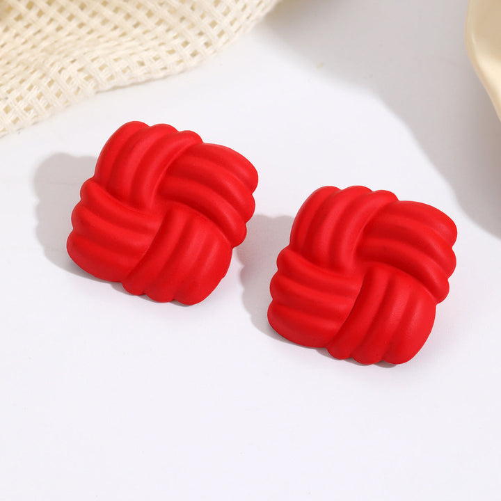 Women’s earrings in creative knot design Nin Boutique