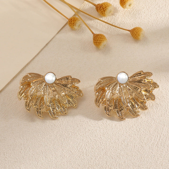 Women's earrings in elegant petal design Nin Boutique