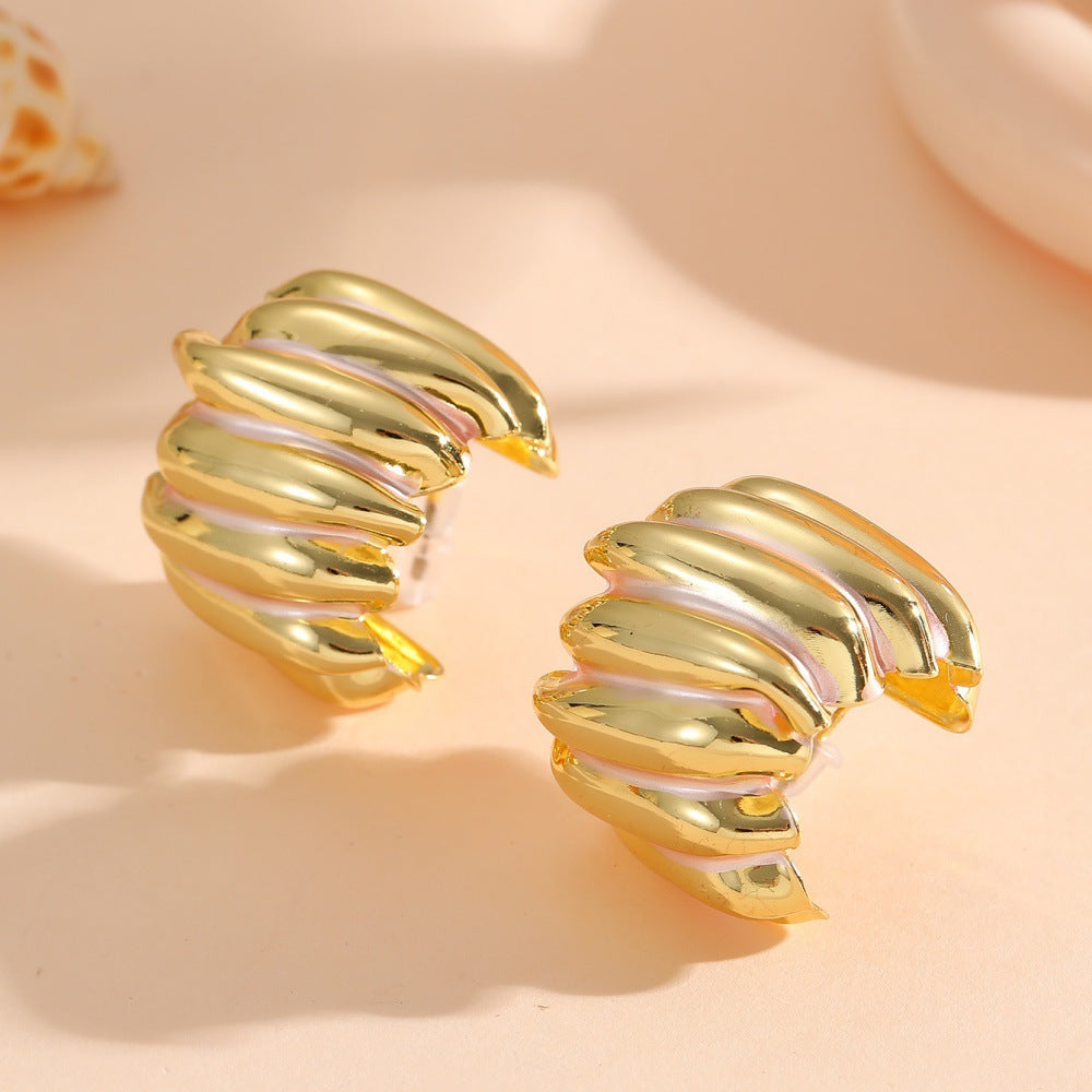 Ladies' jewelry earrings in elegant wave pattern Nin Boutique