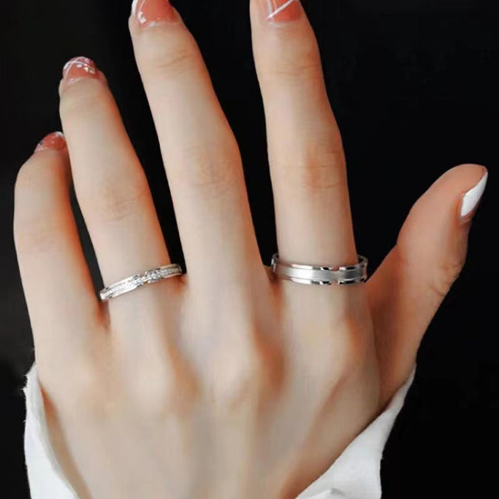 Women's ring with modern minimalist design Nin Boutique