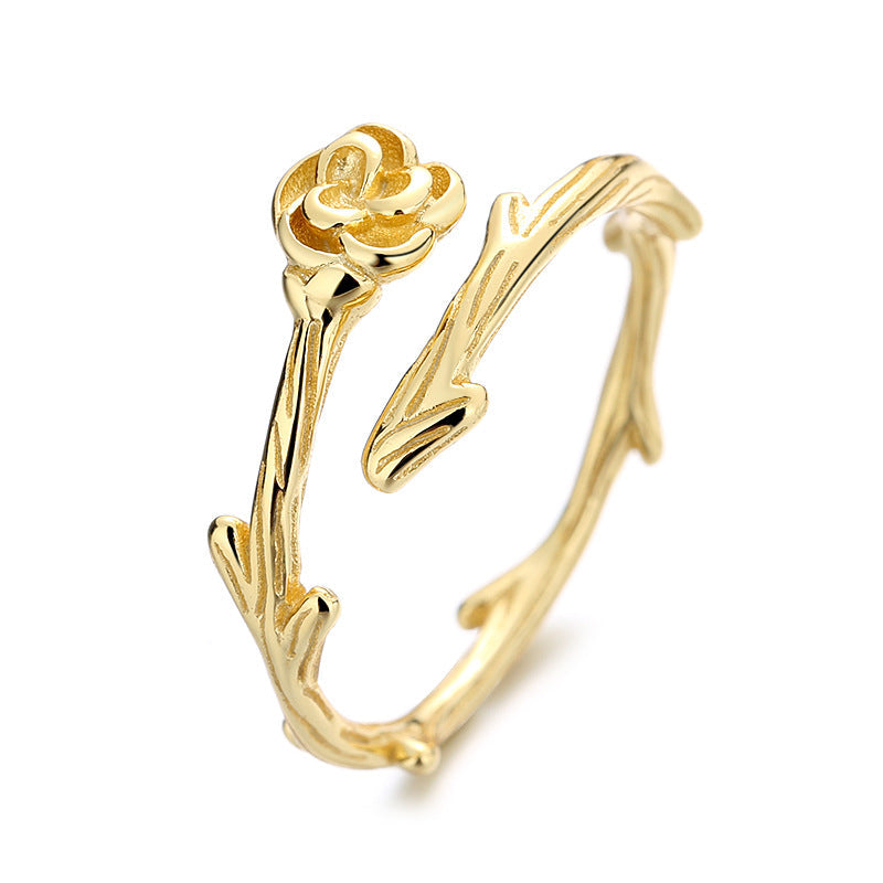 Ladies ring with floral details and curved design Nin Boutique