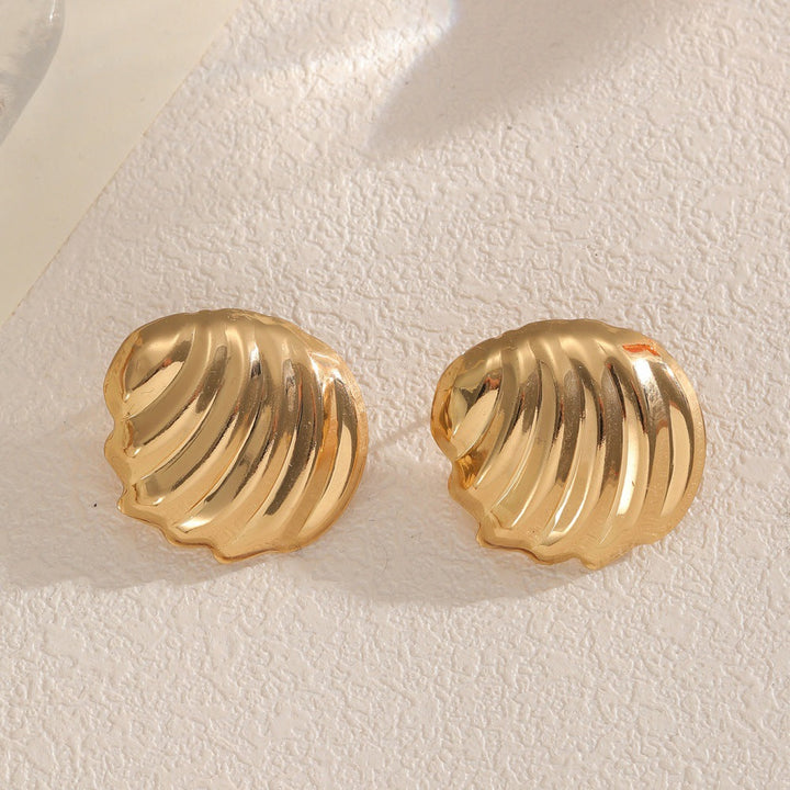 Women earrings in elegant shell shape Nin Boutique