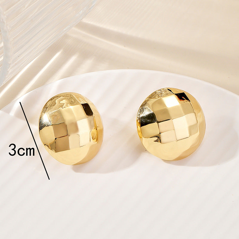 Women's earrings with elaborate scale pattern Nin Boutique