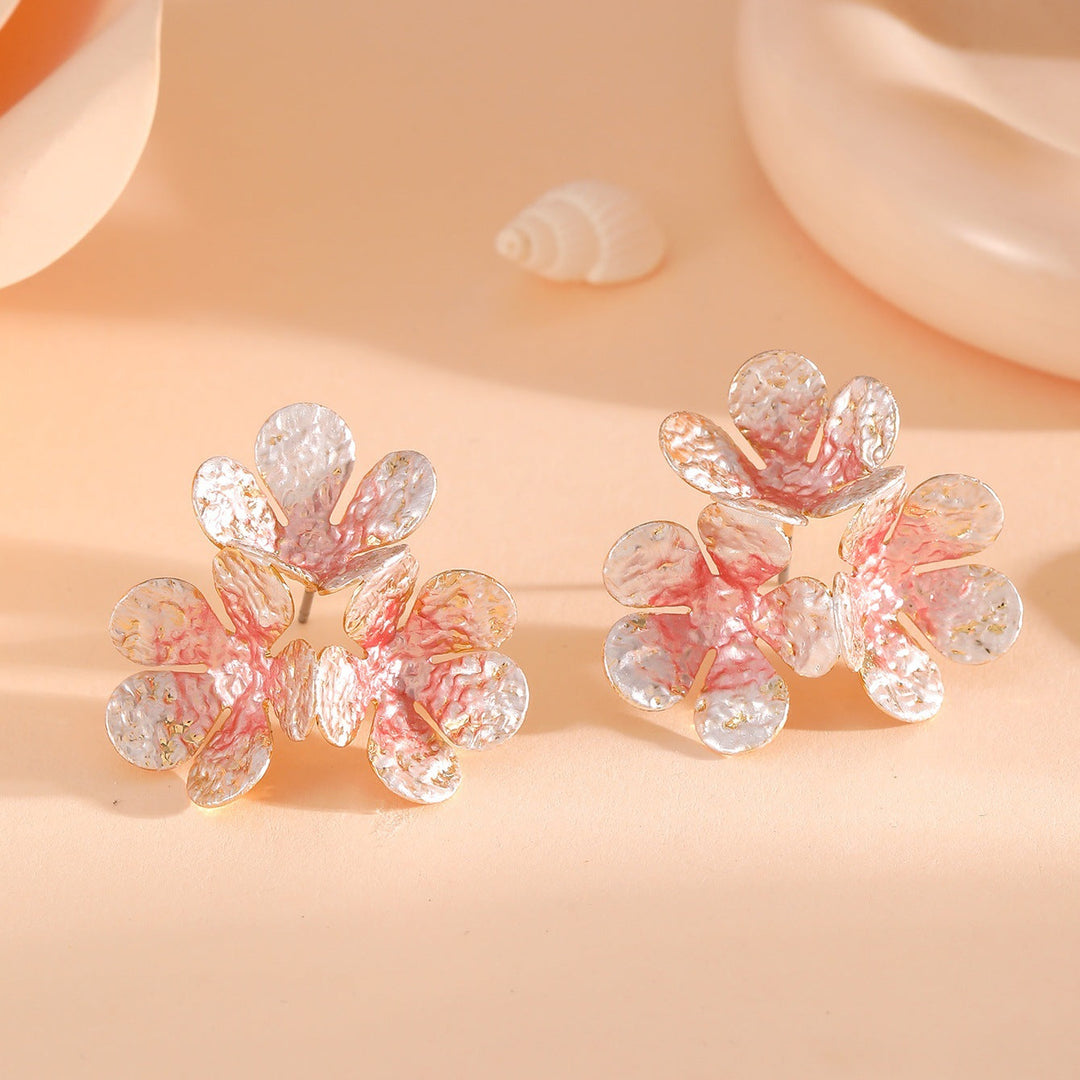 Women's earrings in modern plant-inspired design Nin Boutique