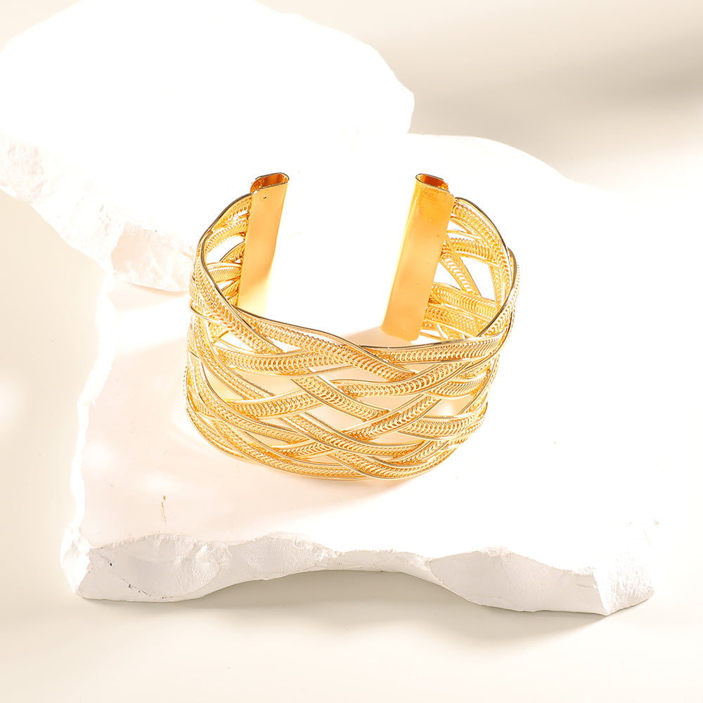 Women's Open Bangle with Artistic Relief Design Nin Boutique