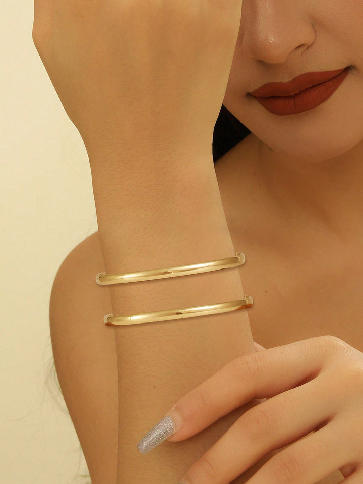 Women's bangle with elegant curved design Nin Boutique
