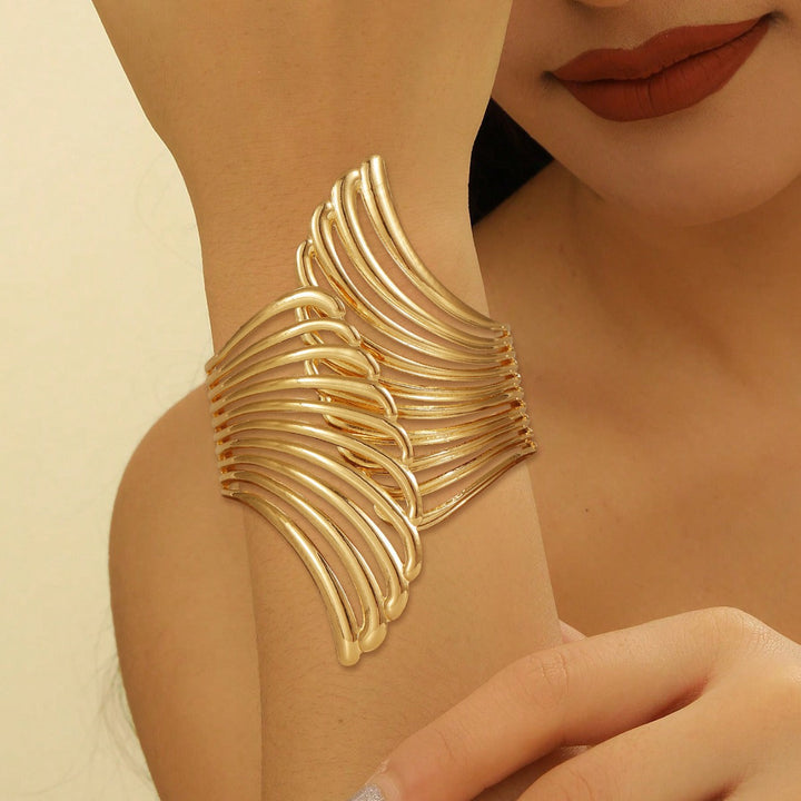 Women's cuff bracelet in artistic, structured design Nin Boutique