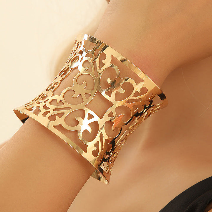 Women's Bracelet with Artistic Flower Design Nin Boutique