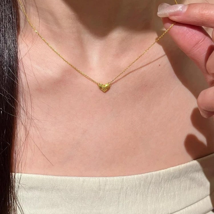 Ladies necklace with sparkling heart pendant made of high-quality stainless steel Nin Boutique