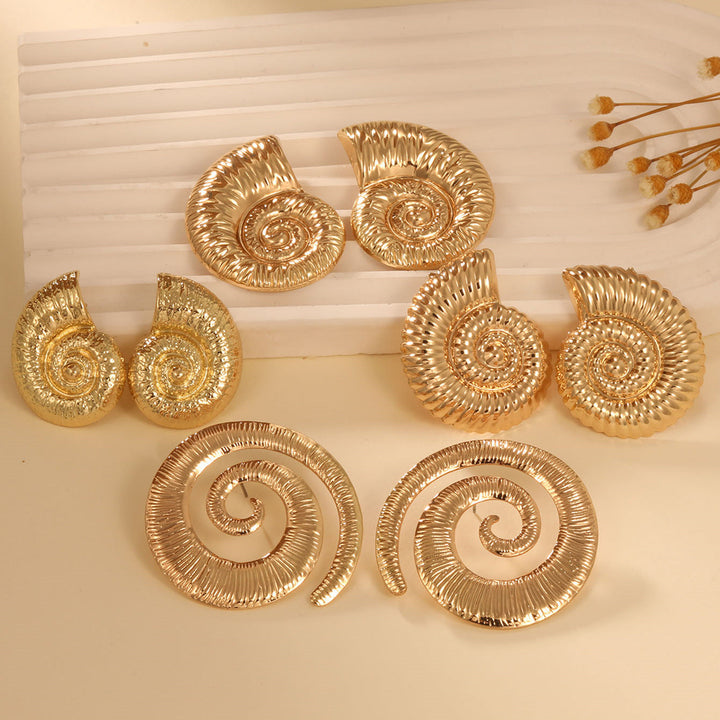 Ladies earrings in elegant shell design Nin Boutique