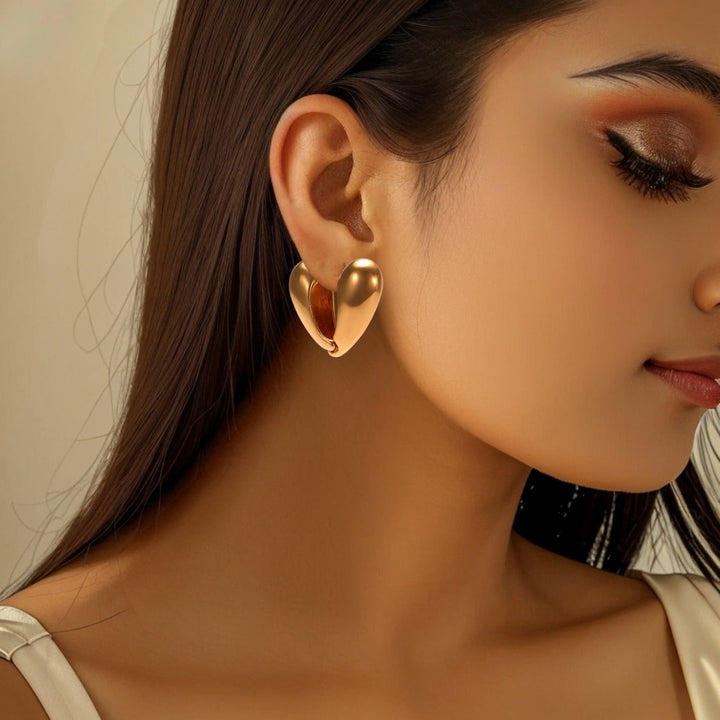 Ladies earrings in stylish heart design Nin Boutique