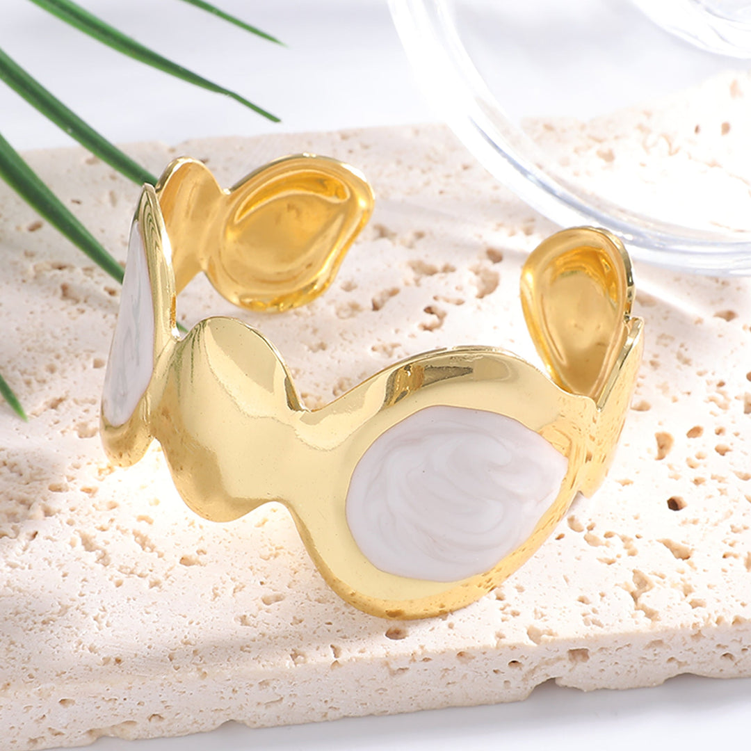 Women's Open Bangle with Artistic, Curved Design Nin Boutique