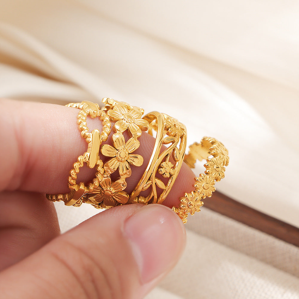 Ladies Ring with Curved Design Nin Boutique