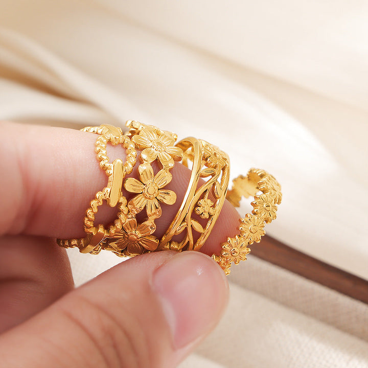 Ladies Ring with Curved Design Nin Boutique