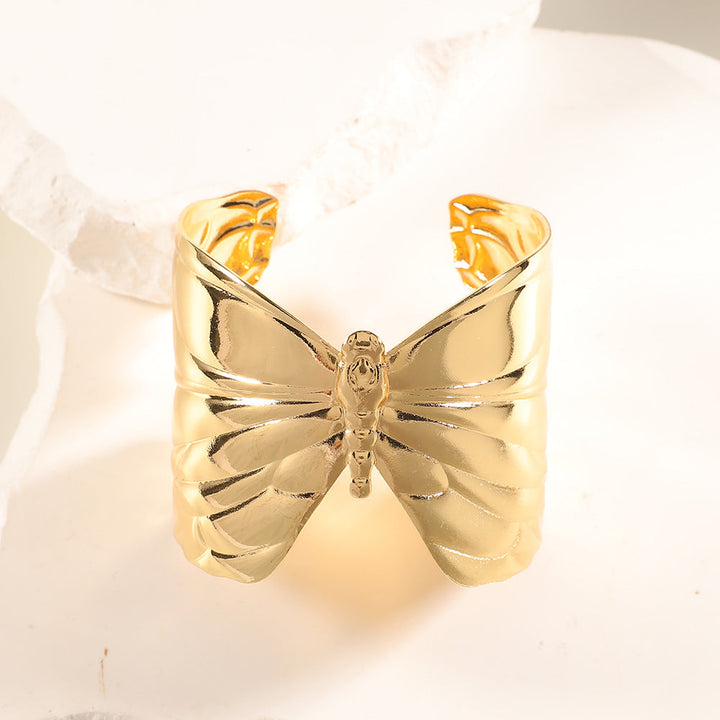 Women's Open Bangle with Artistic Relief Design Nin Boutique