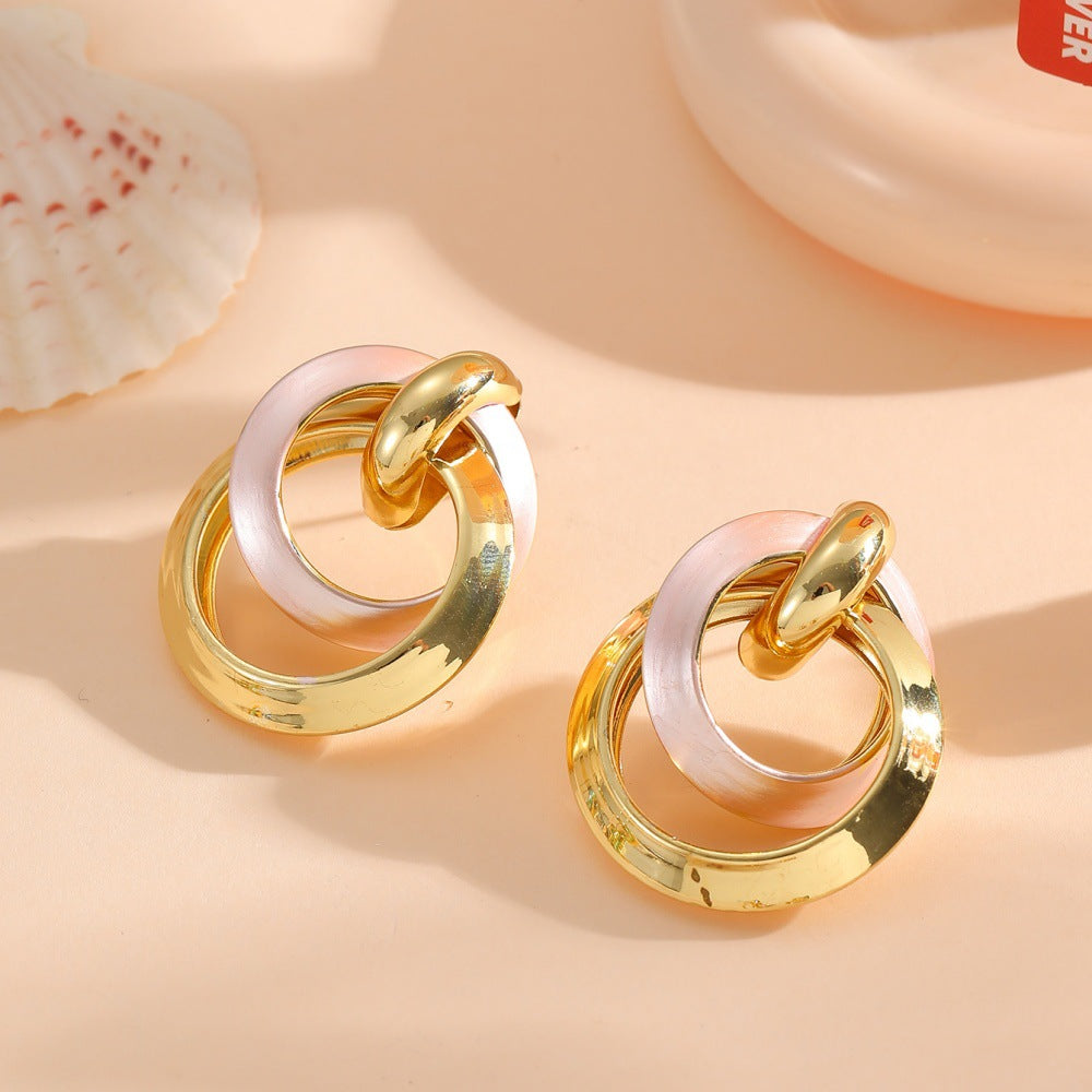 Ladies earrings with innovative knot design Nin Boutique