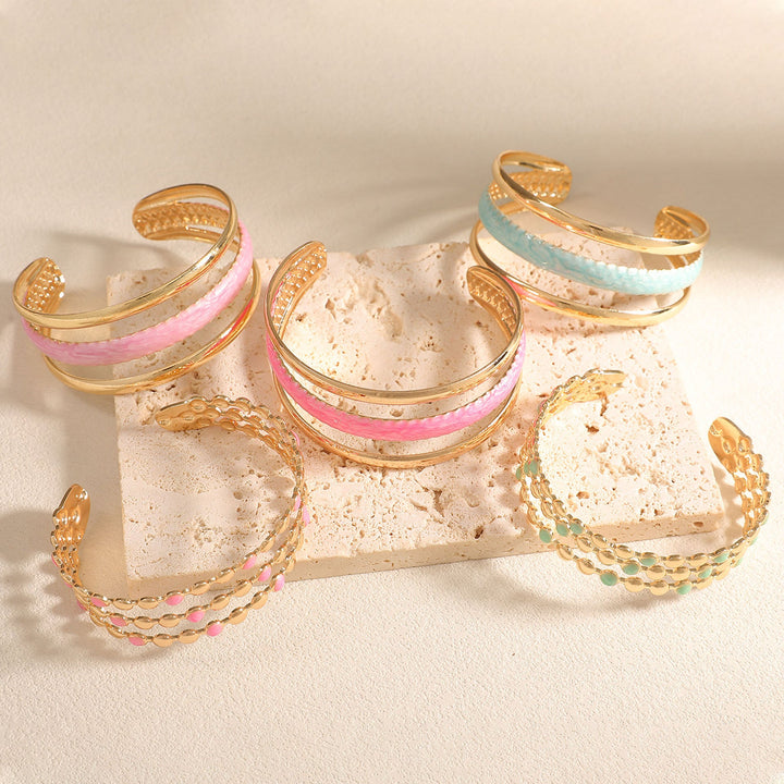 Women's Open Bangle with Artistic Relief Design Nin Boutique