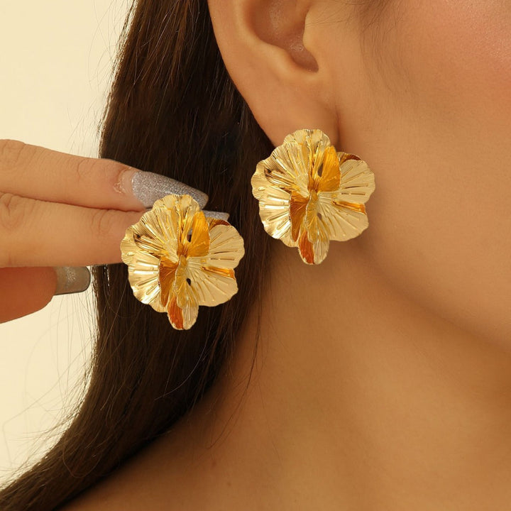 Women's earrings in a luxurious, spiral design Nin Boutique