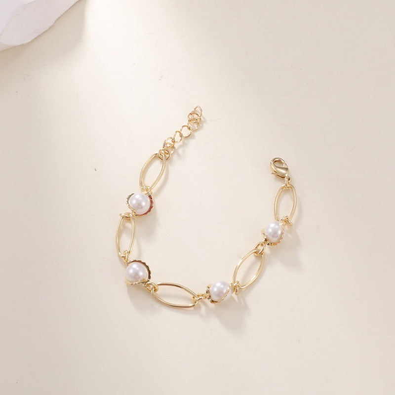Ladies' cuff bracelet with intricate wave pattern Nin Boutique