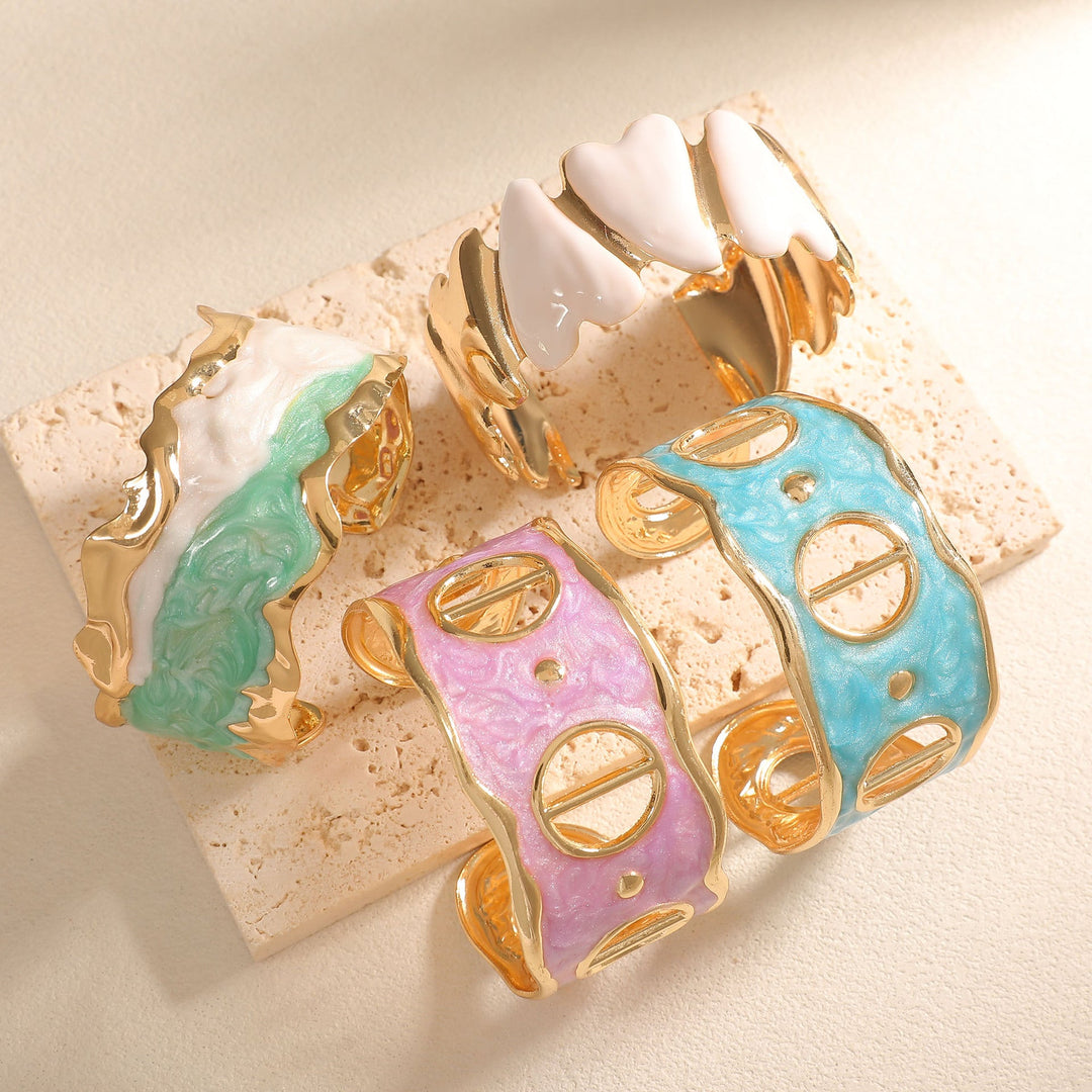 Women Open Bangle with Artistic Snake Motif Nin Boutique