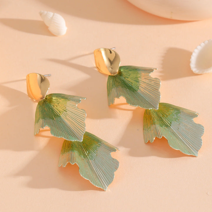 Ladies' earrings in floral design made of high-quality metal Nin Boutique