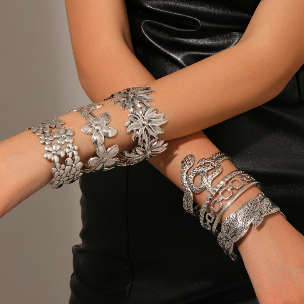 Women's Open Bangle in Unique Snake Design Nin Boutique