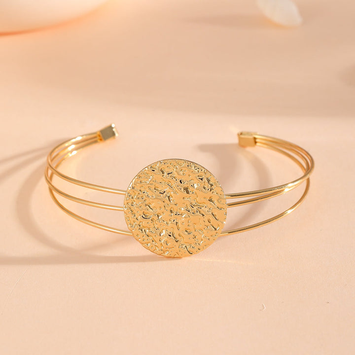 Women's bangle with elaborate bow design Nin Boutique