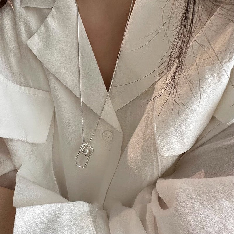 Women’s necklace with modern link and ball details Nin Boutique