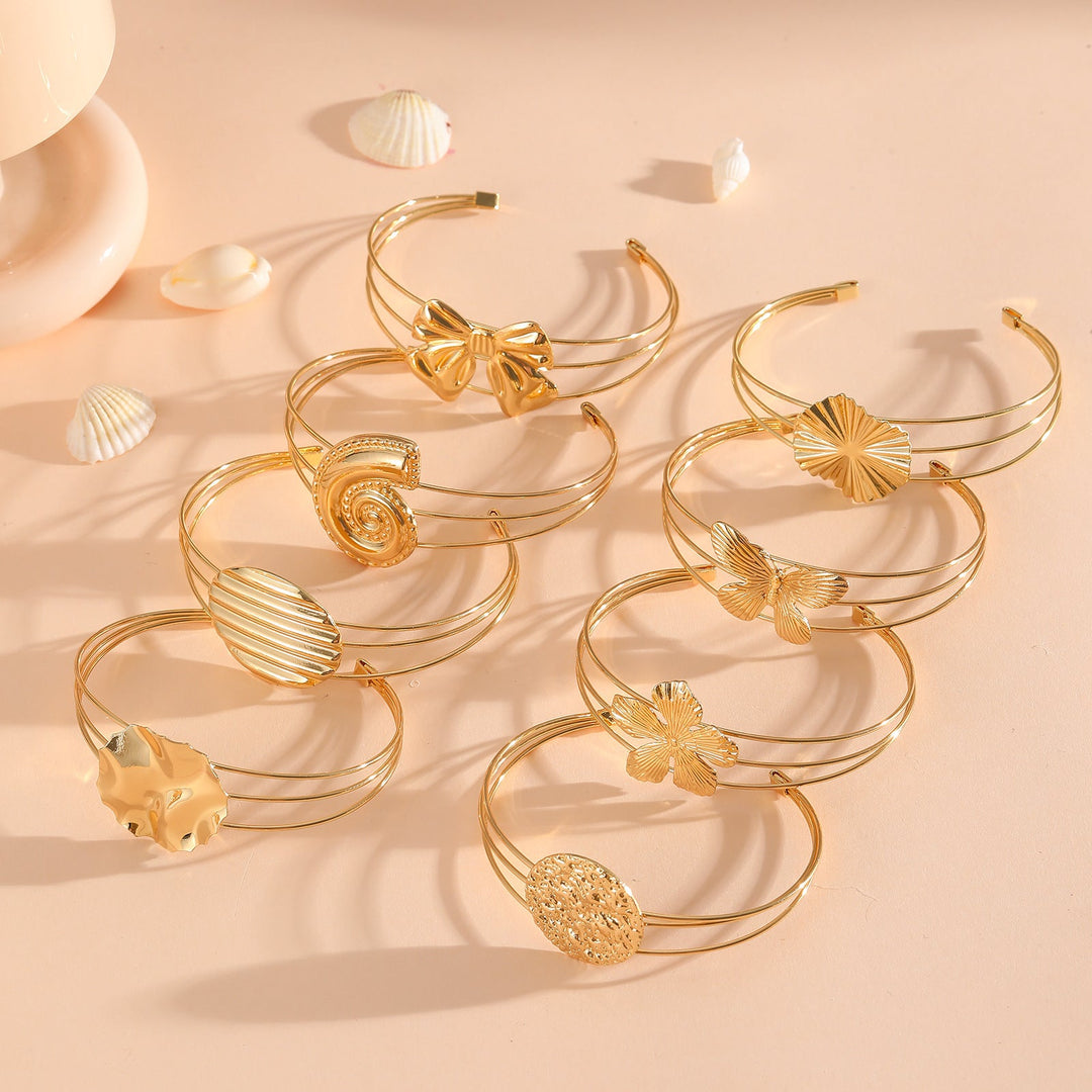 Women's bangle with elaborate bow design Nin Boutique